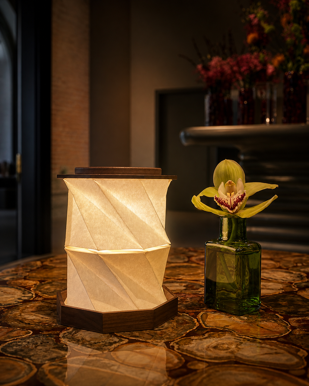 URBAN NOMAD WALNUT_TABLE LAMP_GIFT_SUPRISE